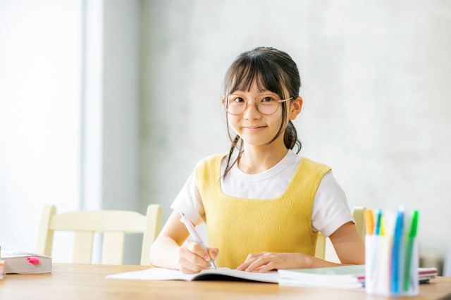 ②小学生のメガネ選び前に知ってほしい「目が悪くなる」という誤解